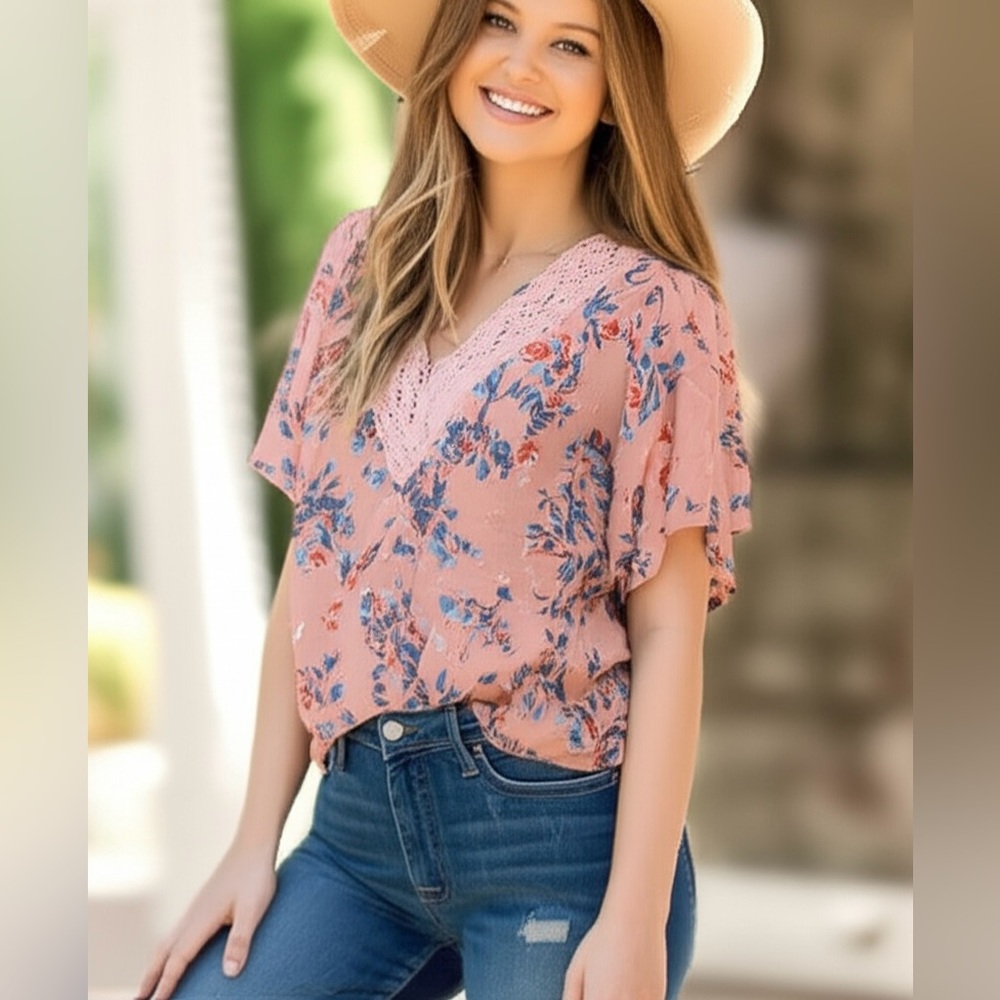 Women's Pink Floral V-Neck Blouse with Lace Trim